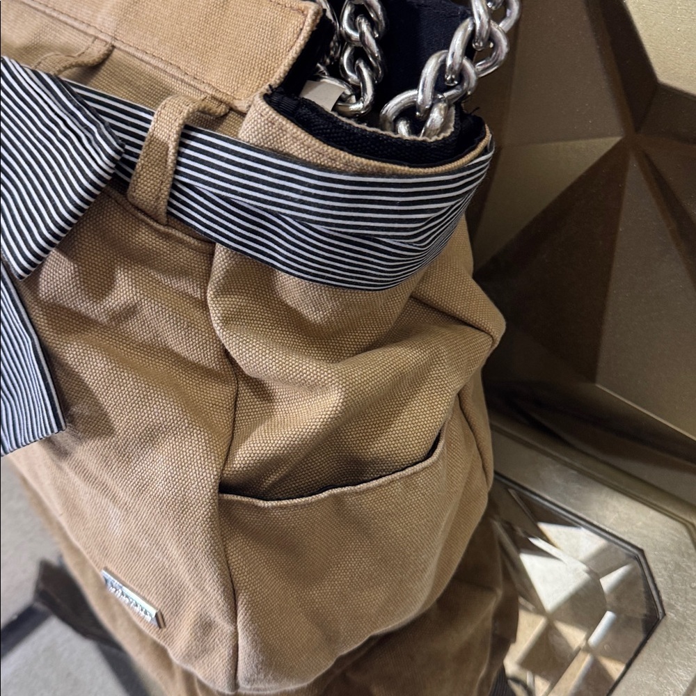 Miche‎ Tan Handbag with Black and White Bow - Picture 2 of 8
